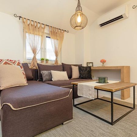 Stylish 1Bd Flat With A Terrace Near The Centre Of Plovdiv By Flat Mаnager Apartment Luaran gambar
